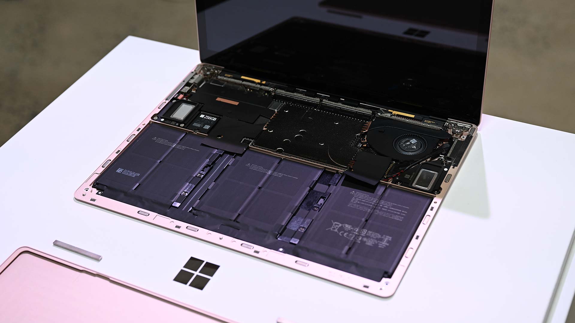 Dịch vụ Surface chuyên nghiệp, lấy ngay tại Hà Nội